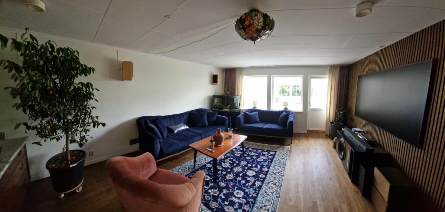 Lila Rummet - Rum Naera Bad Och Centrum, 1 Tr Upp - Saengklaeder & Handdukar Ingar Färjestaden Esterno foto
