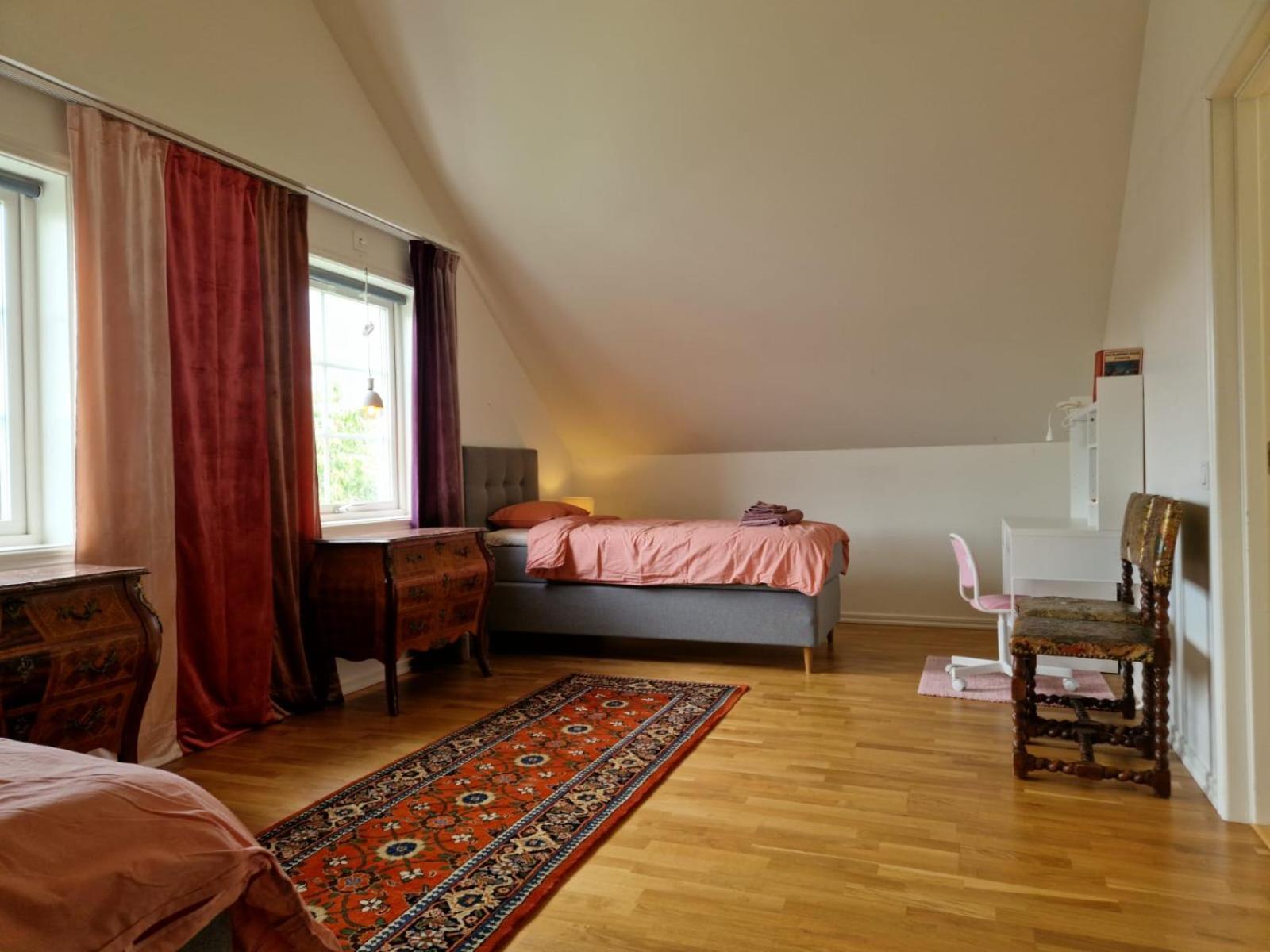 Lila Rummet - Rum Naera Bad Och Centrum, 1 Tr Upp - Saengklaeder & Handdukar Ingar Färjestaden Esterno foto