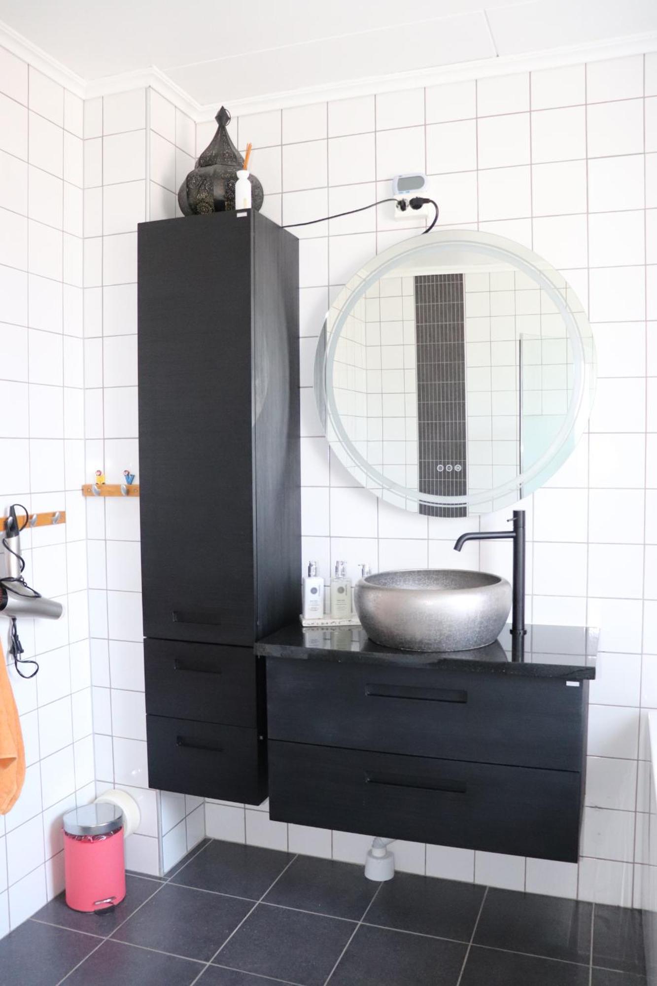 Lila Rummet - Rum Naera Bad Och Centrum, 1 Tr Upp - Saengklaeder & Handdukar Ingar Färjestaden Esterno foto