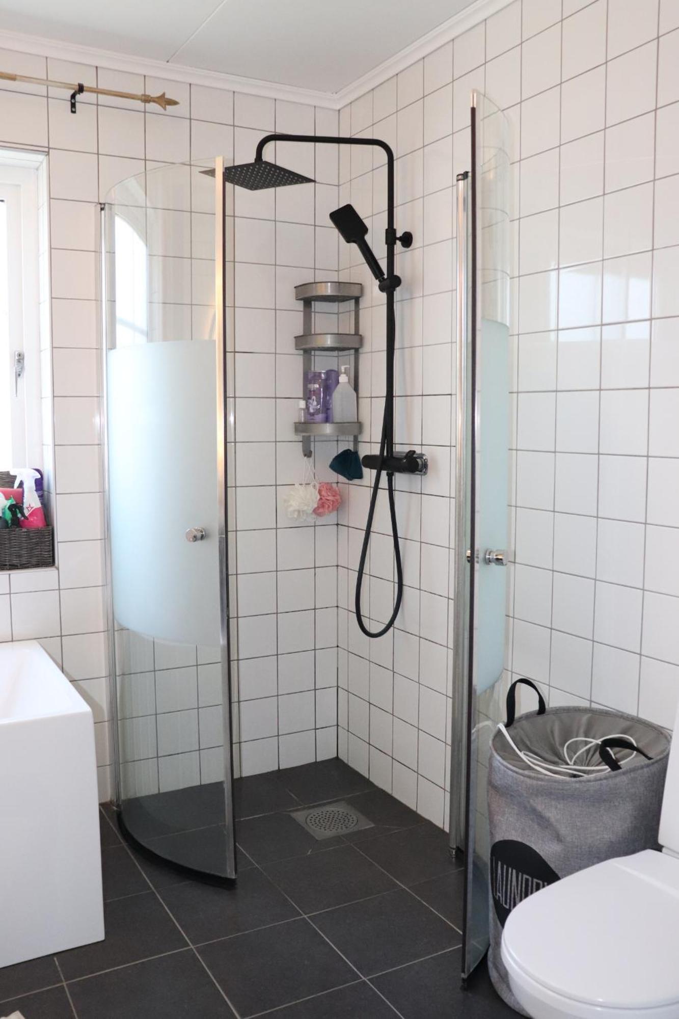 Lila Rummet - Rum Naera Bad Och Centrum, 1 Tr Upp - Saengklaeder & Handdukar Ingar Färjestaden Esterno foto