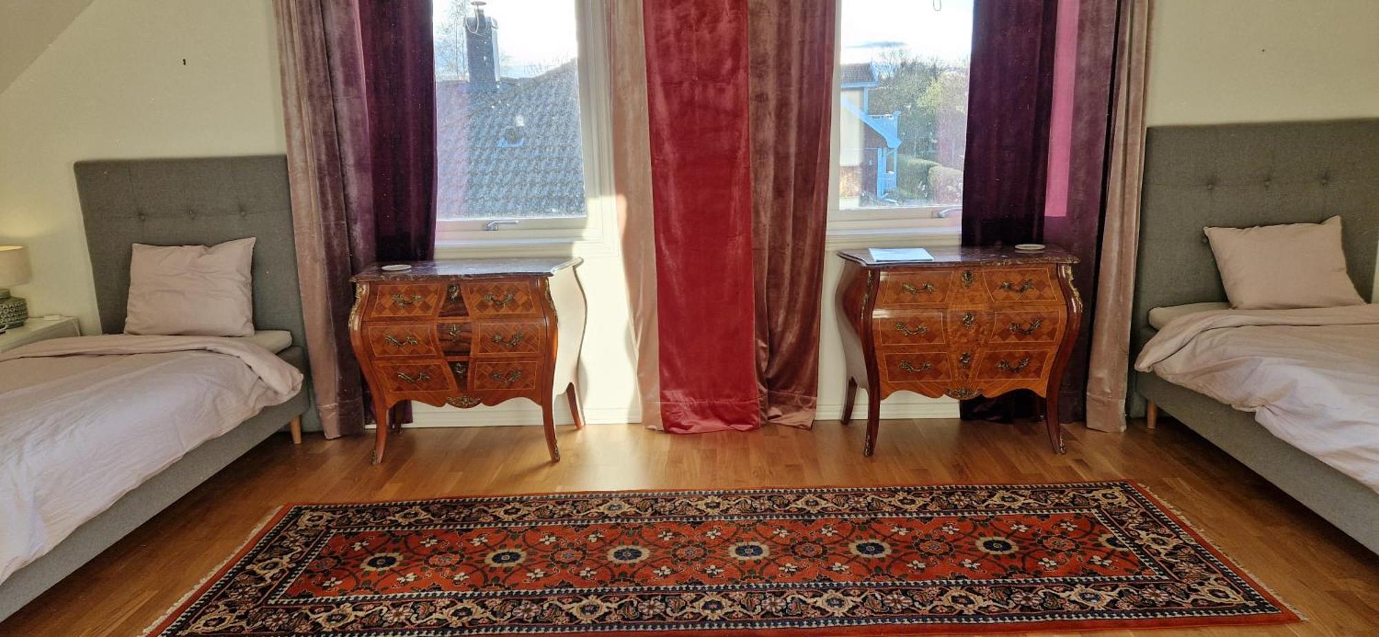 Lila Rummet - Rum Naera Bad Och Centrum, 1 Tr Upp - Saengklaeder & Handdukar Ingar Färjestaden Esterno foto